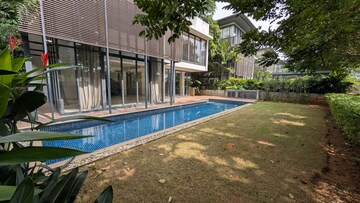 Swimming Pool in 5 BHK Villa at Embassy Boulevard, Yelahanka – for Rent