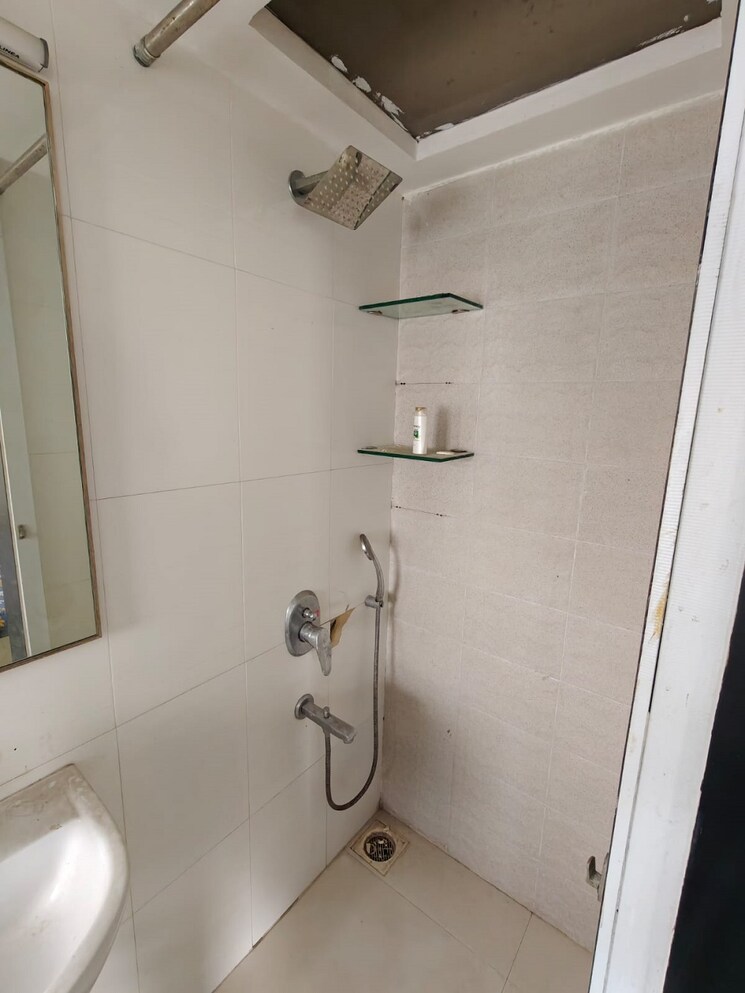 Bathroom, bandra west 1 Bedroom 550 Sq.Ft. Apartment In Bandra West Mumbai 8916946