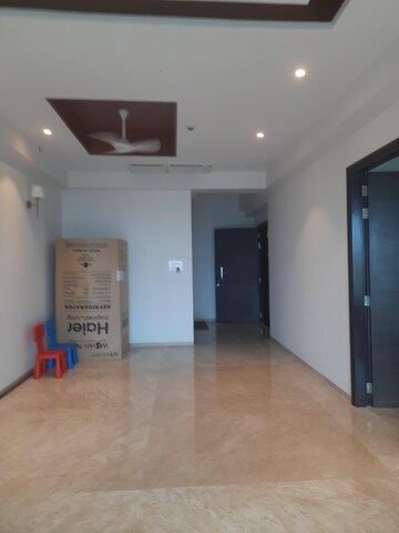 Room in 3 BHK Apartment at Raheja Imperia, Worli – for Rent