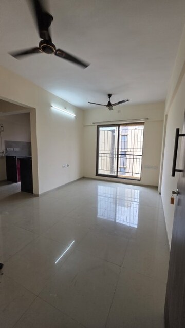 2 BHK Apartment For Rent in Rustomjee Avenue L1, Virar West