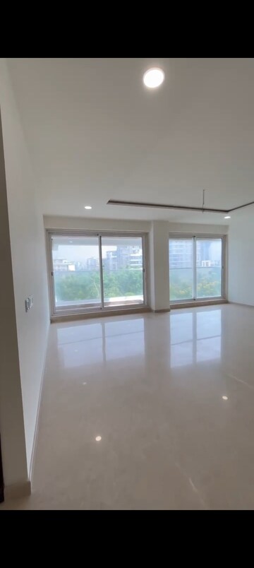 Room in 4 BHK Apartment at Ajmera Prive, Juhu – for Sale