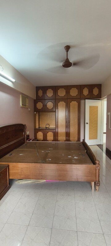 Bedroom in 2 BHK Apartment at Bandra West – for Rent