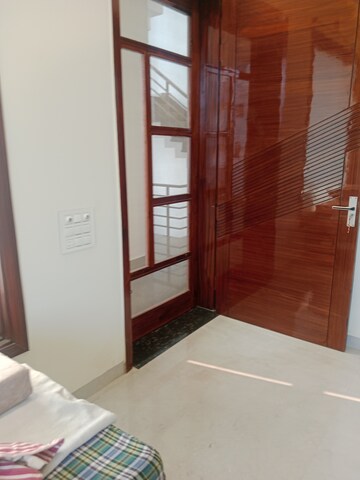 Room in 2 BHK Builder Floor at Huda – for Rent