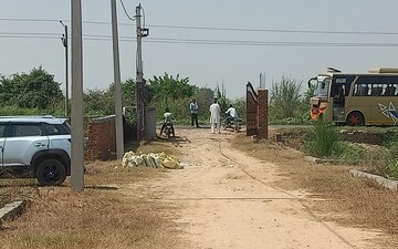 Plot For Sale in Dhoom Manikpur