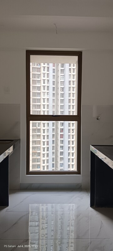 Room in 1 BHK Apartment at Raymond The Address, Pokhran Road No Two – for Rent