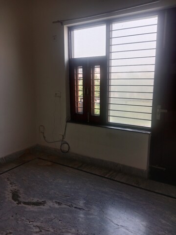 Room in 2 BHK Builder Floor at Huda – for Rent