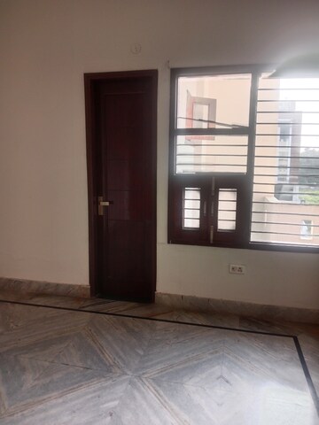 Room in 2 BHK Builder Floor at Huda – for Rent