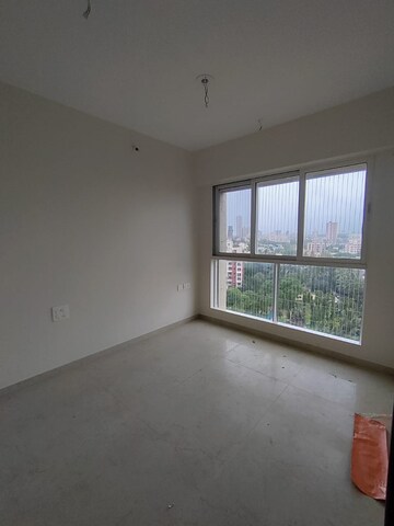2 BHK Apartment For Rent in Shapoorji Pallonji Alpine, Kandivali East