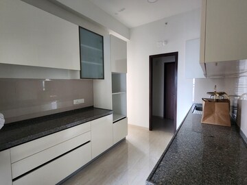 Building Lobby in 3 BHK Apartment at Mahalaxmi – for Rent