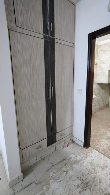 Building Lobby in 2 BHK Builder Floor at Govindpuri – for Rent
