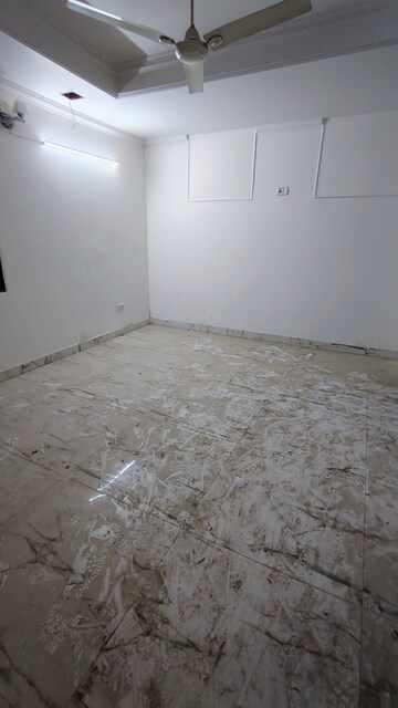 Room in 2 BHK Builder Floor at Govindpuri – for Rent