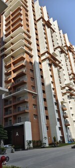 3 BHK 1960 Sq.Ft. Apartment in Poulomi Avante