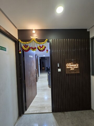  3 BHK Apartment at Rajesh White City, Kandivali East – for Rent