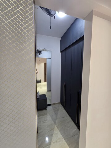  3 BHK Apartment at Rajesh White City, Kandivali East – for Rent