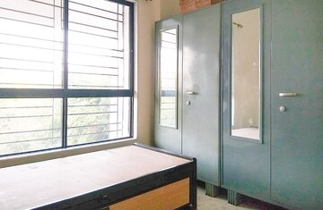 Room in 3 BHK Apartment at Pinnac Gangotri, Aundh – for Rent