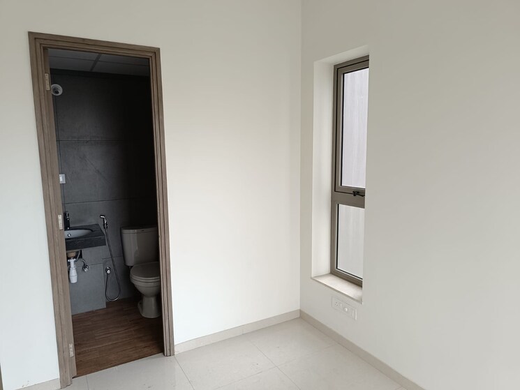 Attached Bathroom, kalpataru-paramount-b 2 Bedroom 527 Sq.Ft. Apartment In Kapur Bawdi Thane 8917161