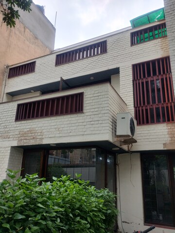 5 BHK Villa – Exterior View View at Ansal Sushant Lok I, Sector 43 - for Rent