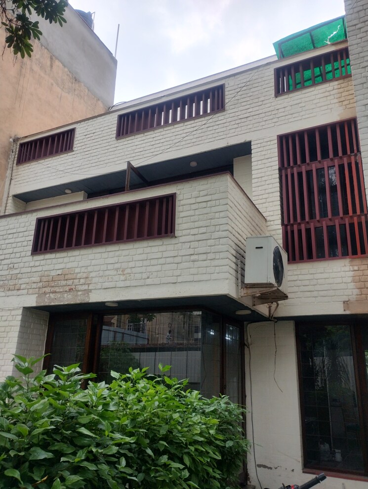 Exterior View, ansal-sushant-lok-i 5 Bedroom 300 Sq.Yd. Villa In Sector 43 Gurgaon 8917164