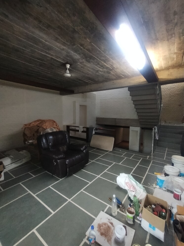  Parking, ansal-sushant-lok-i 5 Bedroom 300 Sq.Yd. Independent House In Sector 43 Gurgaon 8917174