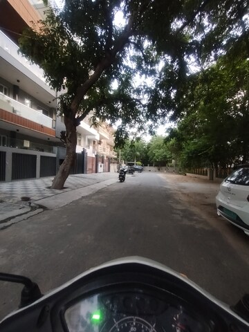 Balcony in 3 BHK Builder Floor at Ansal Sushant Lok I, Sector 43 – for Rent