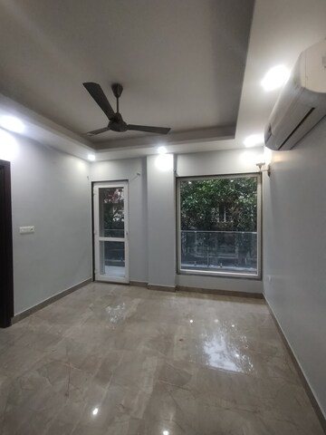 Furnished Amenities in 3 BHK Builder Floor at Ansal Sushant Lok I, Sector 43 – for Rent