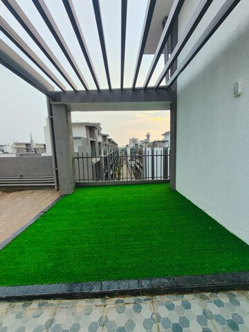 Room in 3 BHK Apartment at Smart World Gems, Sector 89 – for Rent