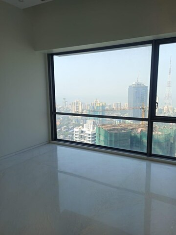 Room in 3 BHK Apartment at Lodha World View, Worli – for Rent