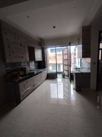 Kitchen in 3 BHK Builder Floor at Tanvi villa, Sector 45 – for Rent