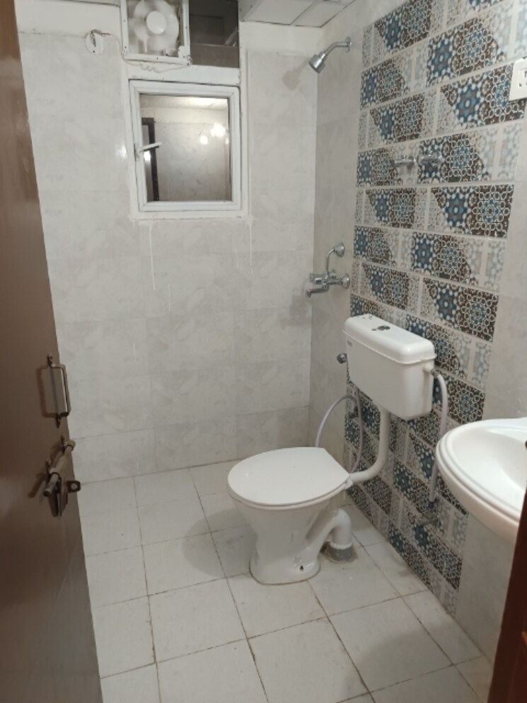 Bathroom, signature-global-proxima 2 Bedroom 665 Sq.Ft. Apartment In Sector 89 Gurgaon 8917233