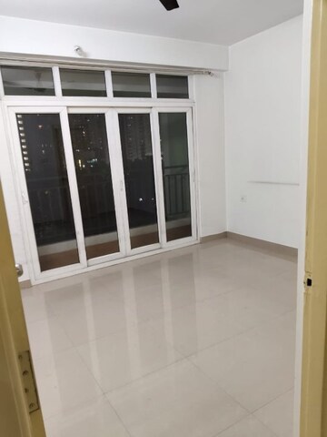 Room in 2 BHK Apartment at Muppas Green Grandeur, Gopanpally – for Rent