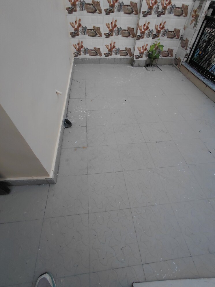 Bathroom, janakpuri 2 Bedroom 750 Sq.Ft. Apartment In Janakpuri Delhi 8917220