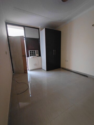 Room in 2 BHK Apartment at Janakpuri – for Rent