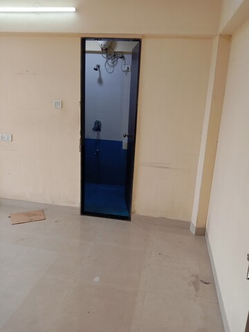 Room in 3 BHK Apartment at Mohan Mansion CHS, Chunabhatti – for Sale