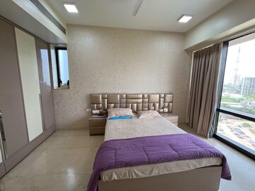 Bedroom in 3 BHK Apartment at Worli – for Rent