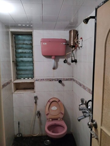 Master Bedroom in 2 BHK Apartment at Ashish CHS Vile Parle West, Vile Parle West – for Rent