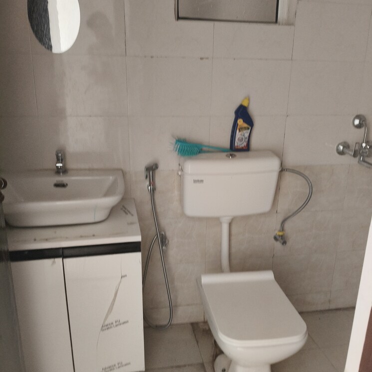 Bathroom, rof-aalayas-phase-2 3 Bedroom 645 Sq.Ft. Apartment In Sector 102 Gurgaon 8917238