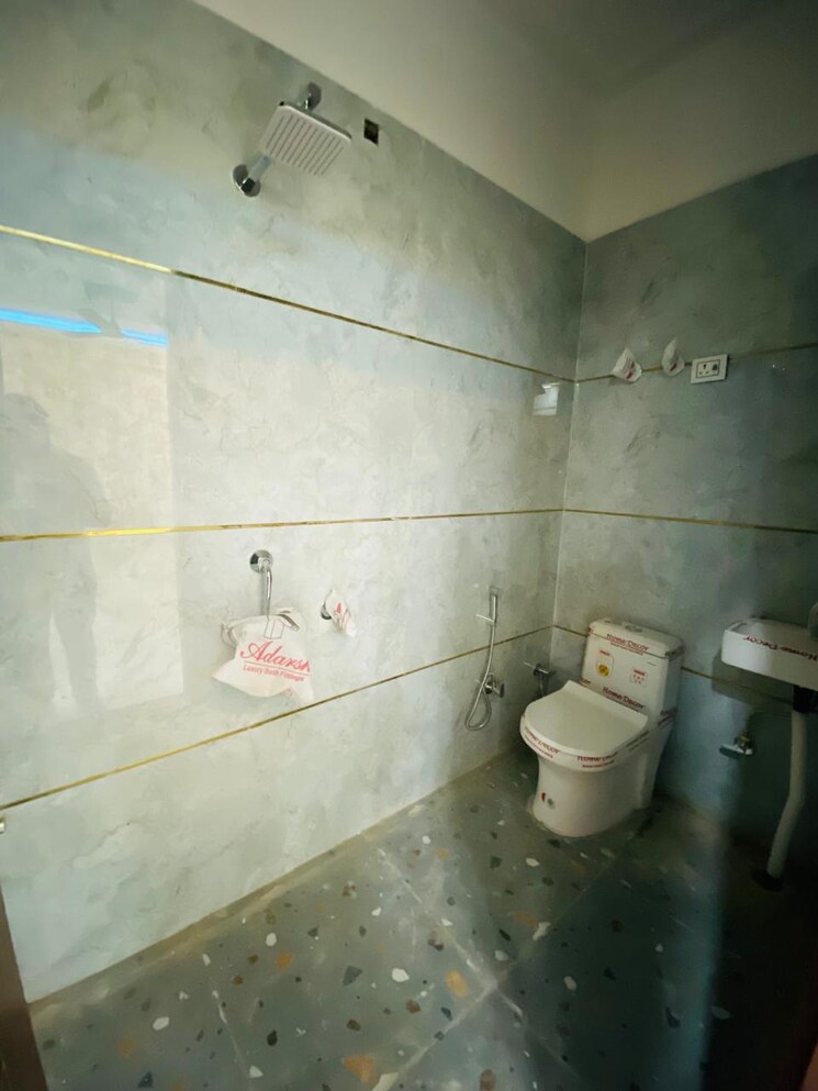 Bathroom, jovian-luxury-homes 3.5 Bedroom 1800 Sq.Ft. Apartment In Shahpur Bamheta Ghaziabad 8917288