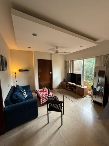 Living Room in 2 BHK Apartment at Capri Heights Apartment, Pali Hill – for Rent