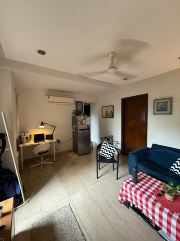Bedroom in 2 BHK Apartment at Capri Heights Apartment, Pali Hill – for Rent