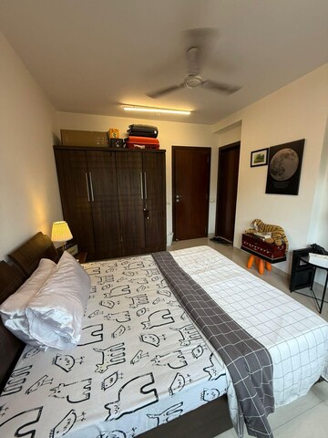Bedroom in 2 BHK Apartment at Capri Heights Apartment, Pali Hill – for Rent