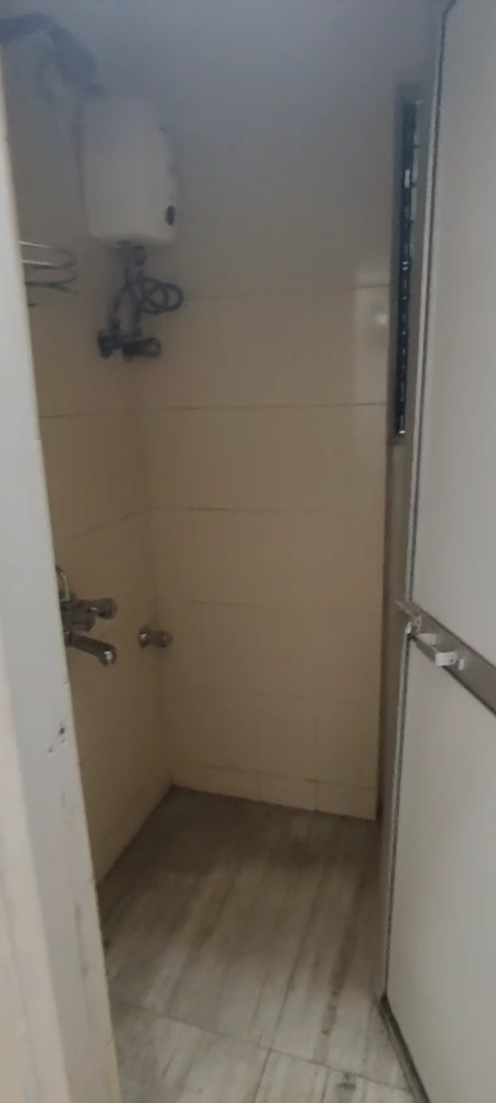 1 BHK + Extra Room Apartment For Sale in Sharadhashram Chsl