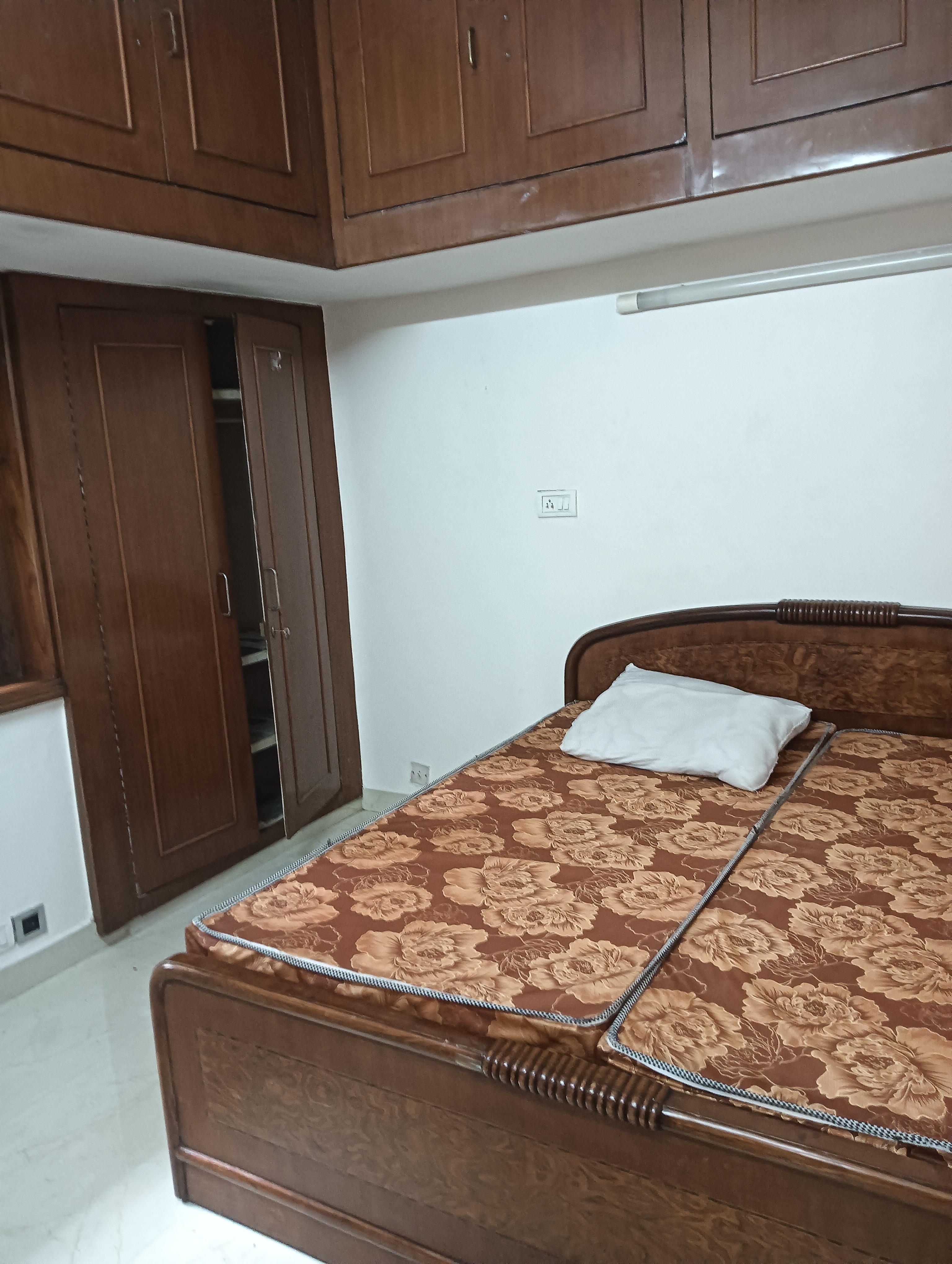 1 RkBuilder Floor For Rent in Lajpat Nagar II