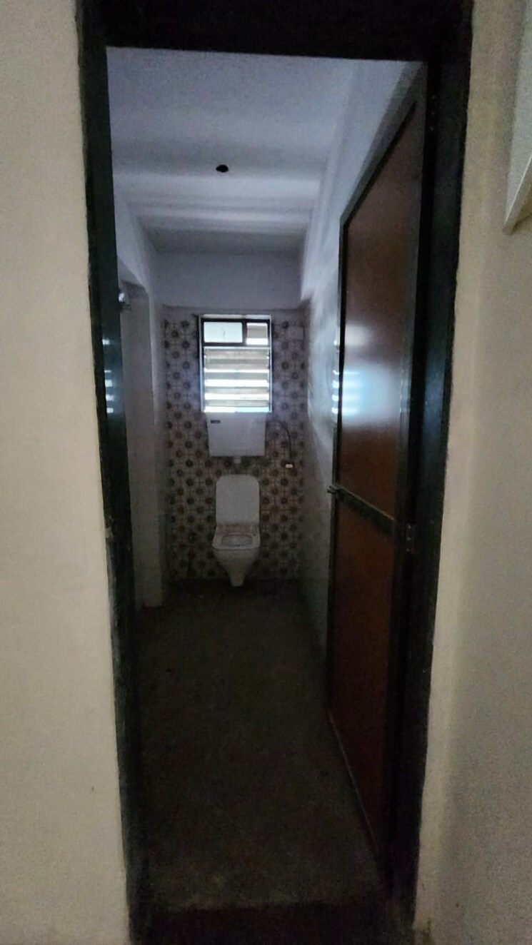 Bathroom, eksar 1 Bedroom 420 Sq.Ft. Apartment In Eksar Mumbai 8917314