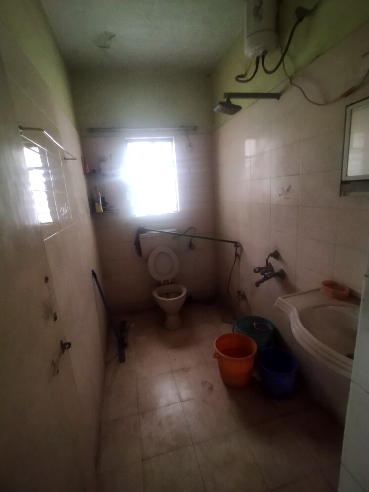 Bathroom, amrut-runwal-daffodils 2 Bedroom 1200 Sq.Ft. Apartment In Nibm Pune 8917327