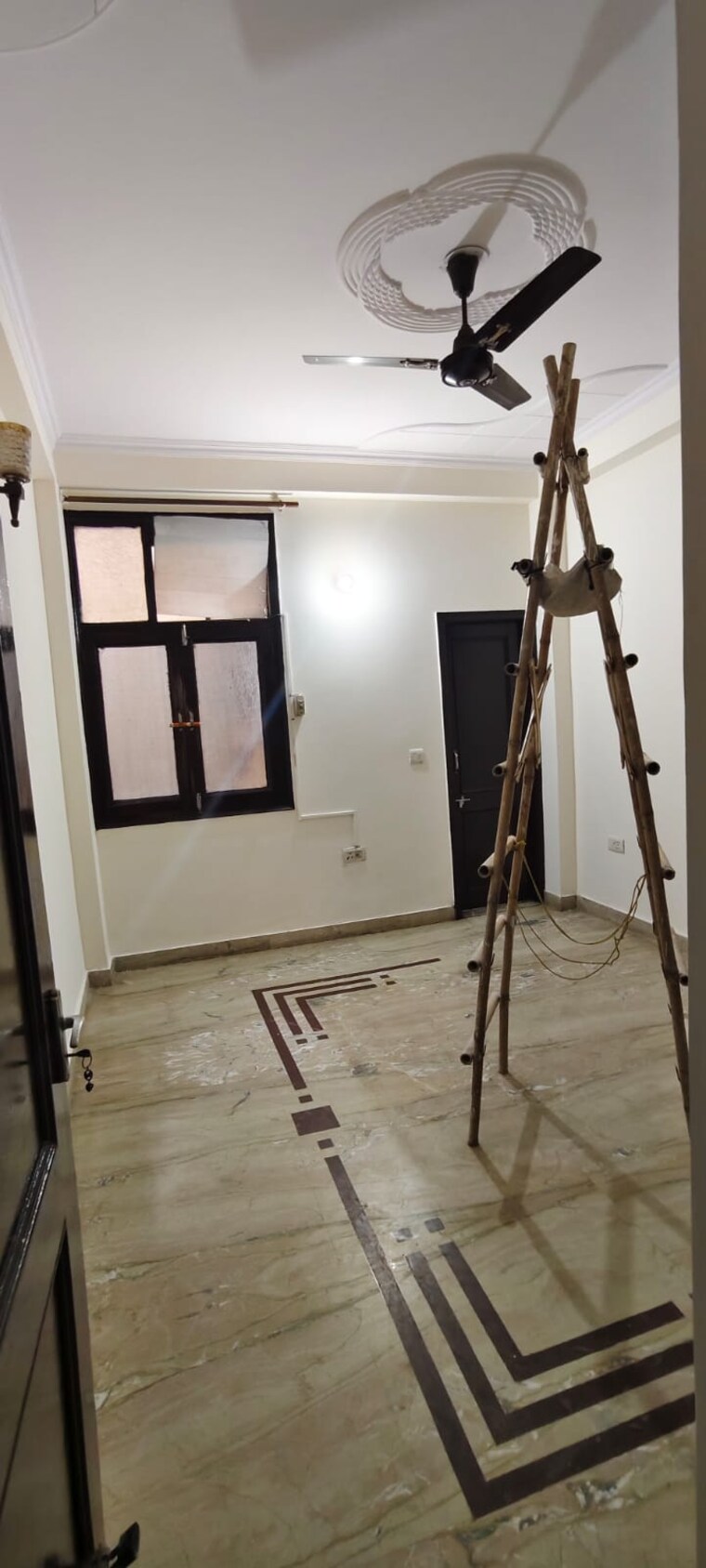 Bedroom, lal-quarters 6+ Bedroom 290 Sq.Yd. Independent House In Lohia Nagar Ghaziabad 8917342