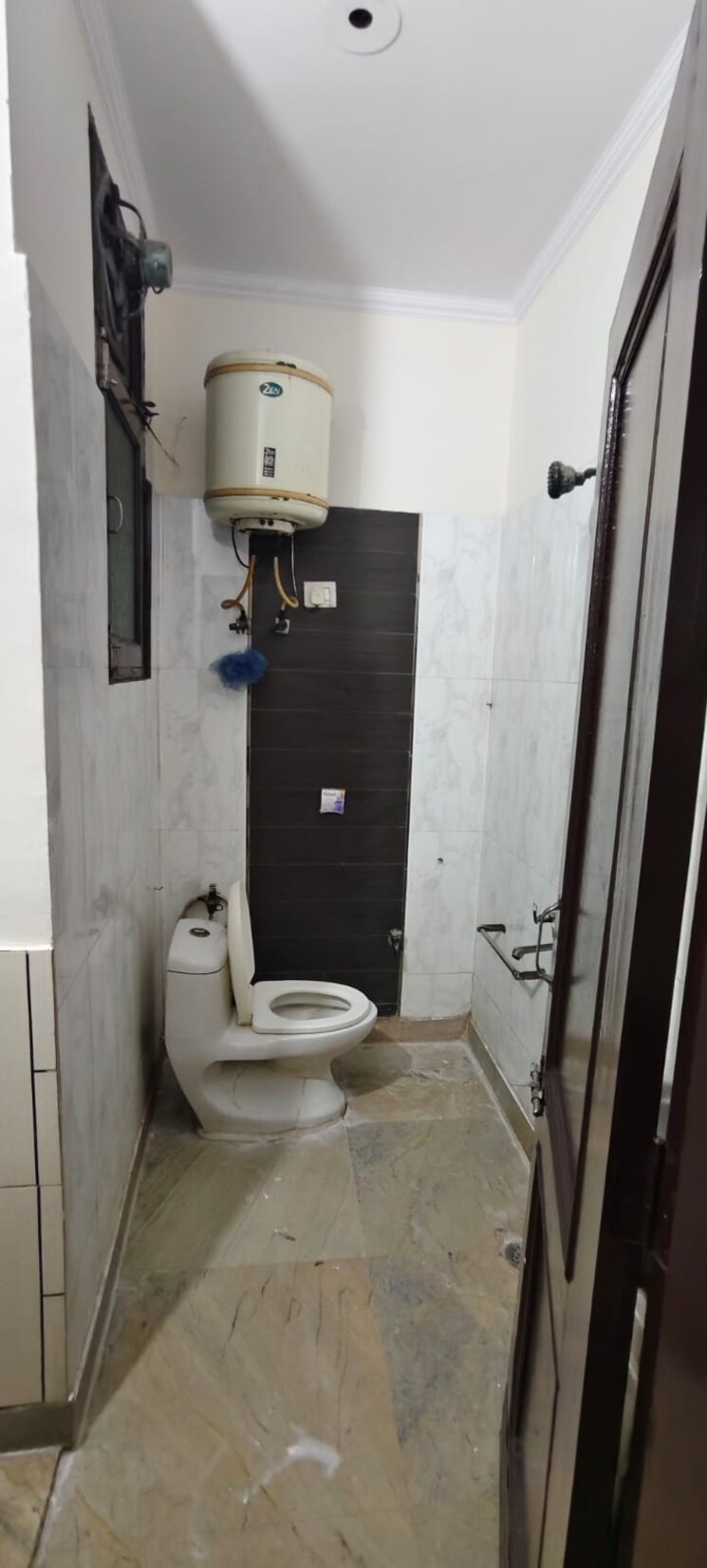 Bathroom, lal-quarters 6+ Bedroom 290 Sq.Yd. Independent House In Lohia Nagar Ghaziabad 8917342