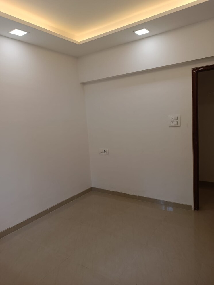 Room, haware-estate 1 Bedroom 703 Sq.Ft. Apartment In Kasarvadavali Thane 8917337