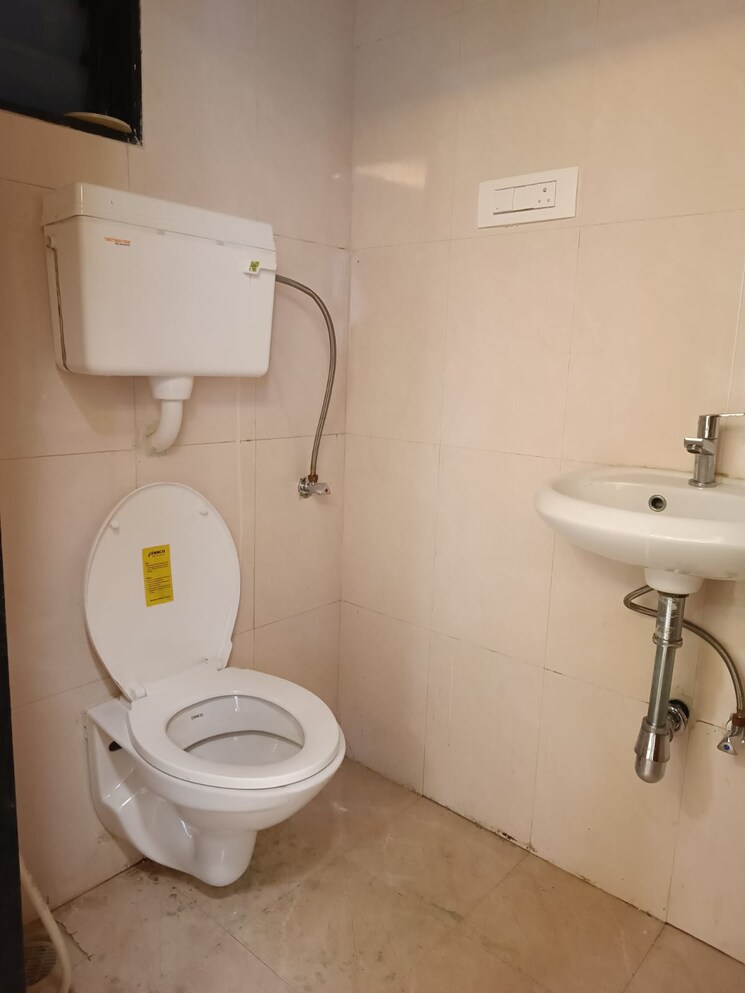 Bathroom, haware-estate 1 Bedroom 703 Sq.Ft. Apartment In Kasarvadavali Thane 8917337