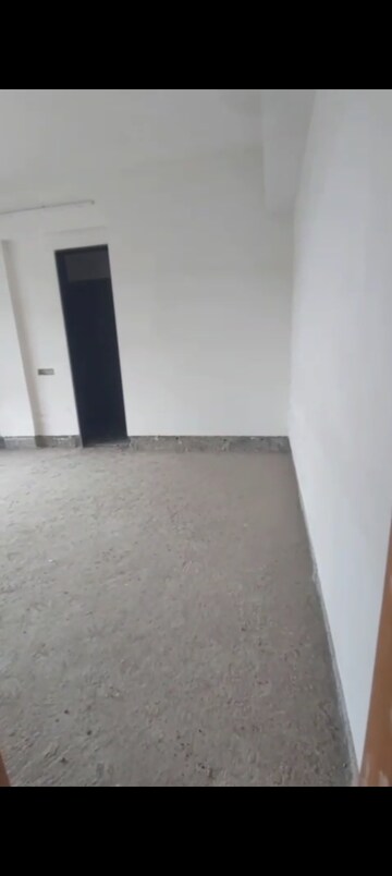 Room in 3 BHK Builder Floor at Samkeet CHS, Vile Parle East – for Sale