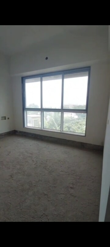 Room in 3 BHK Builder Floor at Samkeet CHS, Vile Parle East – for Sale